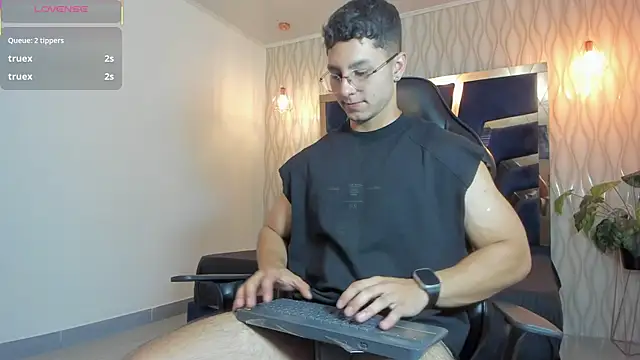 Noah Clarkk online show from April 13, 5:18 pm