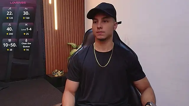 Noah Clarkk online show from April 19, 1:32 pm