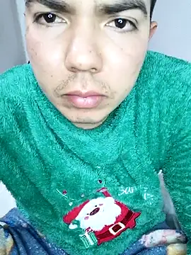 Snapshot of Remopay198 chatting on December 18, 12:49 am Remopay198 online show from December 18, 12:49 am