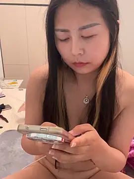 Snapshot of zzdd999 chatting on June 26, 5:23 am zzdd999 online show from June 26, 5:23 am