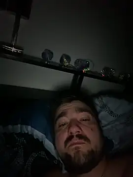 Snapshot of LienalWarplane chatting on March 8, 4:05 am LienalWarplane online show from March 8, 4:05 am