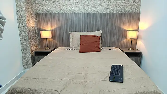 zoe bermudez online show from January 9, 11:24 am