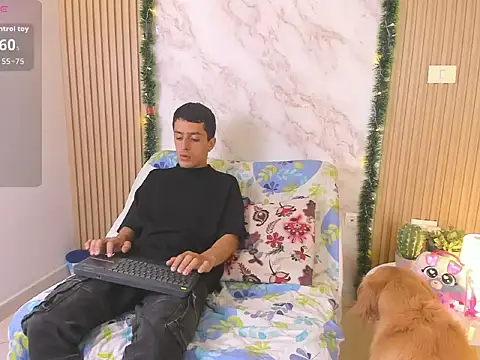 Snapshot of nati_n_mark chatting on December 18, 2:56 pm nati n mark online show from December 18, 2:56 pm