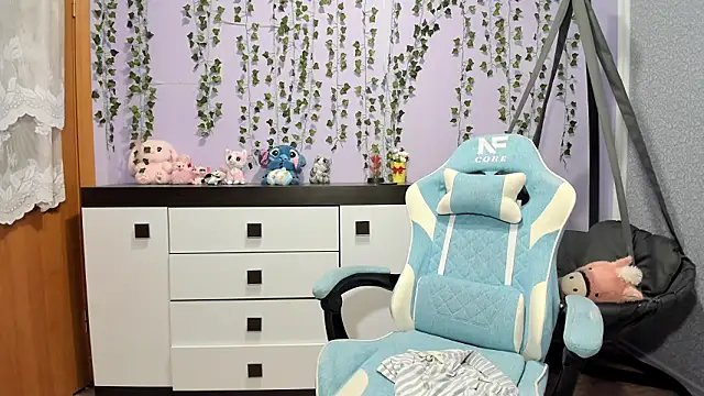 Yoonhee ki online show from March 24, 6:02 pm