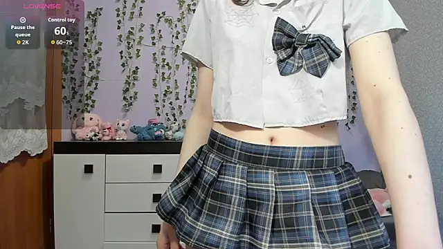 Yoonhee ki online show from April 22, 1:56 pm