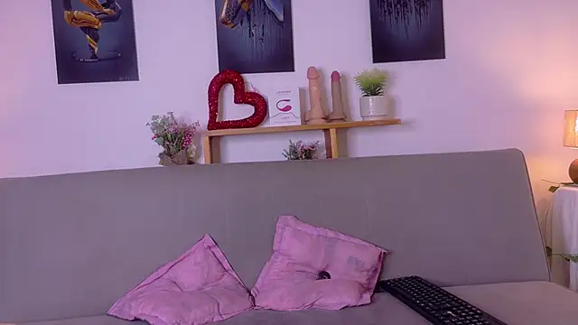 Snapshot of nairagold_ chatting on April 30, 12:06 am nairagold online show from April 30, 12:06 am