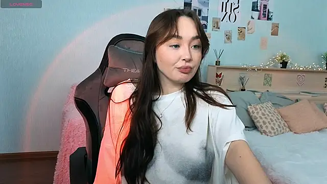 fallin lovee online show from December 23, 5:27 am