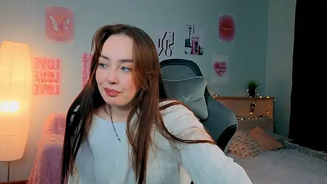 fallin lovee online show from February 3, 7:41 pm