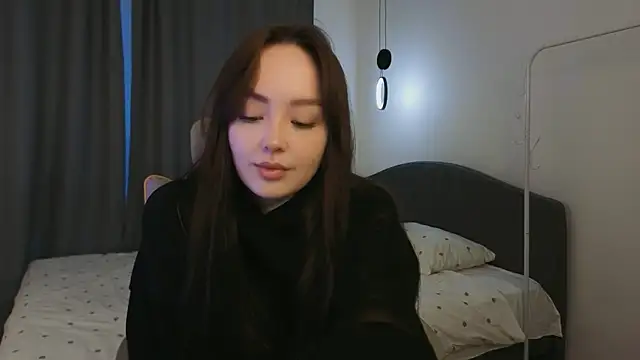 fallin lovee online show from April 22, 1:45 pm