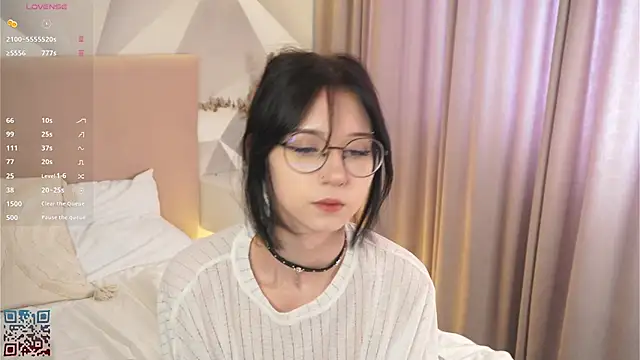 DeliaLoma online show from March 31, 6:25 am