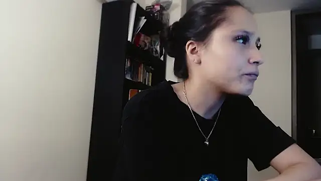 Agatha Dubois4  online show from April 23, 1:07 am