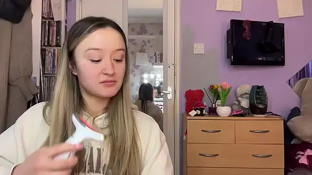 LilyLuck  online show from February 14, 4:26 pm