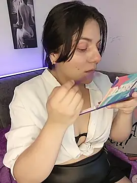 paulina coxx online show from March 18, 12:30 pm