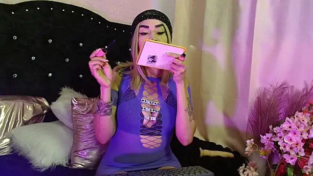 Ambar Rouxee online show from January 14, 8:58 pm