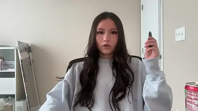 luvvivii online show from May 25, 8:04 pm