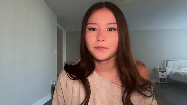 luvvivii online show from July 10, 12:41 pm