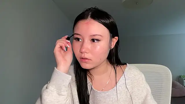 luvvivii online show from July 21, 3:14 pm