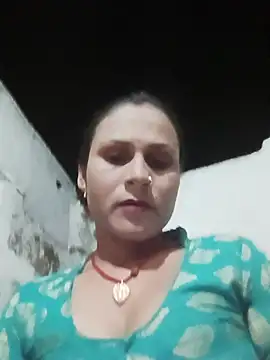 Snapshot of Cuty_priti chatting on July 4, 4:57 pm Cuty priti online show from July 4, 4:57 pm