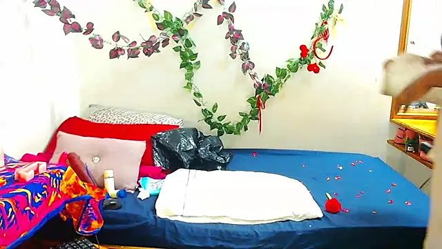 YammyChocTits online show from February 17, 12:07 am