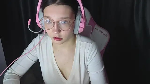 Pink-Aura- online show from January 16, 4:22 pm