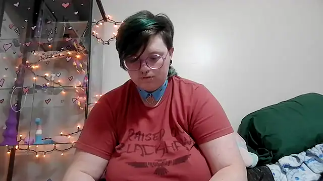 Snapshot of Pupghostt chatting on February 11, 1:38 pm Pupghostt online show from February 11, 1:38 pm