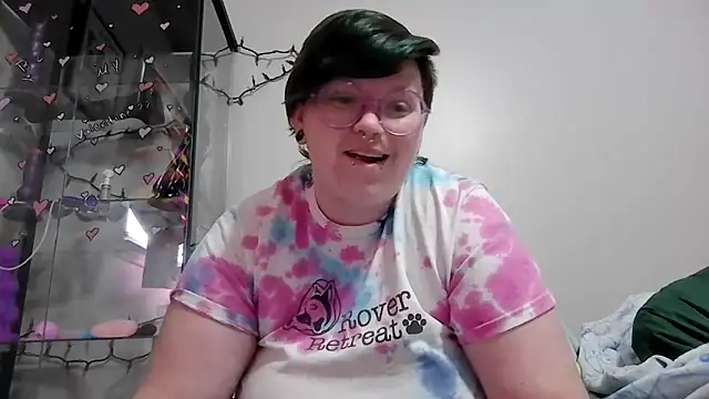 Snapshot of Pupghostt chatting on February 23, 4:37 pm Pupghostt online show from February 23, 4:37 pm