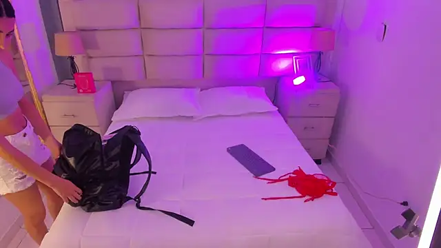 ManuelaEvans  online show from February 21, 8:54 pm