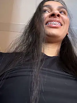 ManuelaEvans  online show from April 9, 9:53 pm