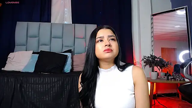 Emilyy05  online show from January 17, 3:22 am