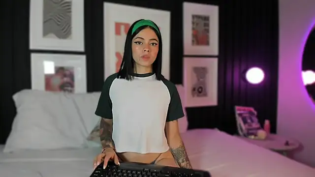 leslie thompson online show from January 6, 8:12 pm