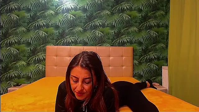 Stella John online show from December 3, 8:38 am