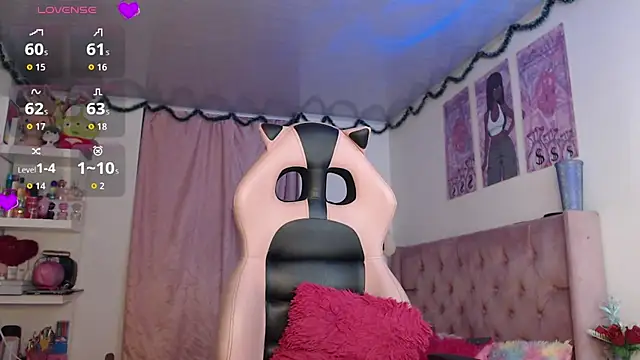 Snapshot of violett_brown9 chatting on July 22, 7:11 am violett brown9 online show from July 22, 7:11 am