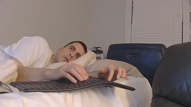Snapshot of SissyJosh chatting on June 2, 5:31 am SissyJosh online show from June 2, 5:31 am