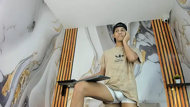 Victor LatinBoy online show from January 13, 12:10 pm