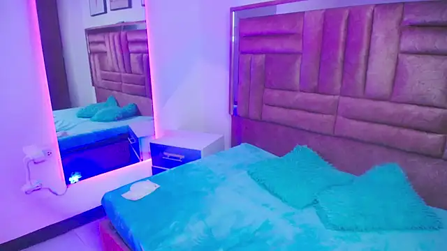 Atenea Luxx online show from April 18, 2:59 am