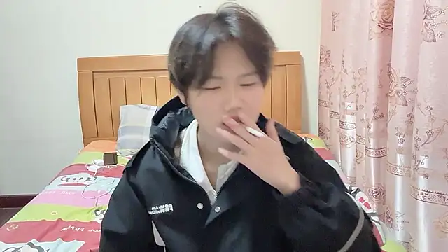 Snapshot of junnan001 chatting on January 17, 2:00 pm junnan001 online show from January 17, 2:00 pm