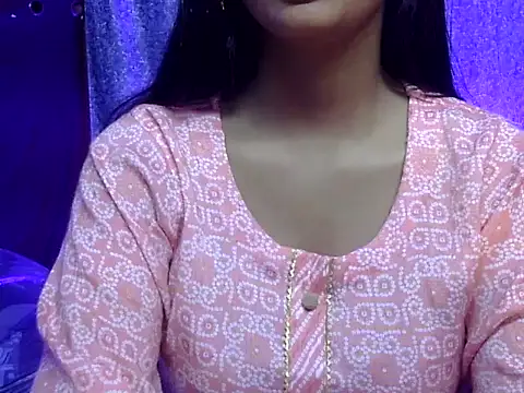 cute Dirty Diva online show from April 8, 3:28 am