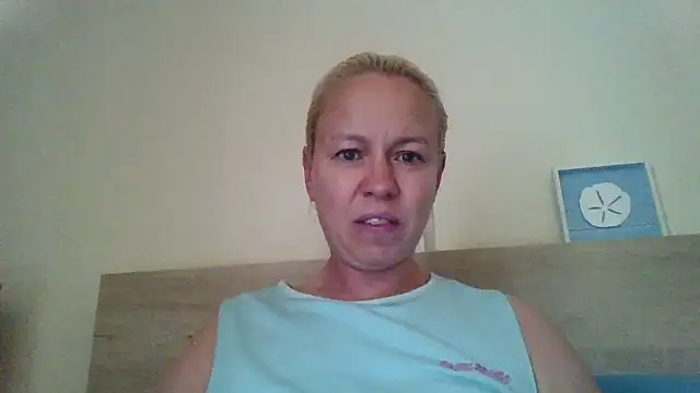 jennyblondeuk online show from April 21, 5:06 pm