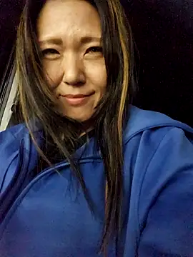 tomatocjin124 online show from April 25, 1:52 pm