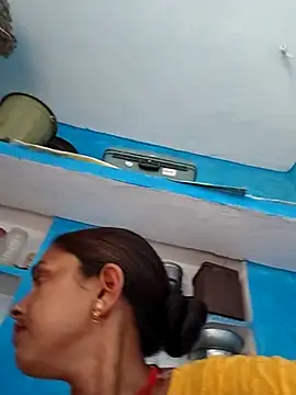 Snapshot of Mahima_rani34 chatting on June 25, 7:02 am Mahima rani34 online show from June 25, 7:02 am