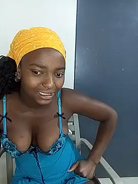 Snapshot of ShyNaughtyBabe chatting on May 15, 7:37 am ShyNaughtyBabe online show from May 15, 7:37 am