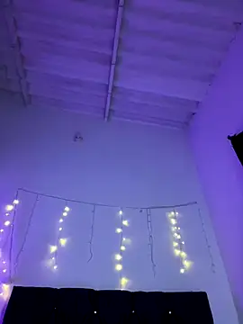 Alisson carolina21 online show from December 21, 1:35 am