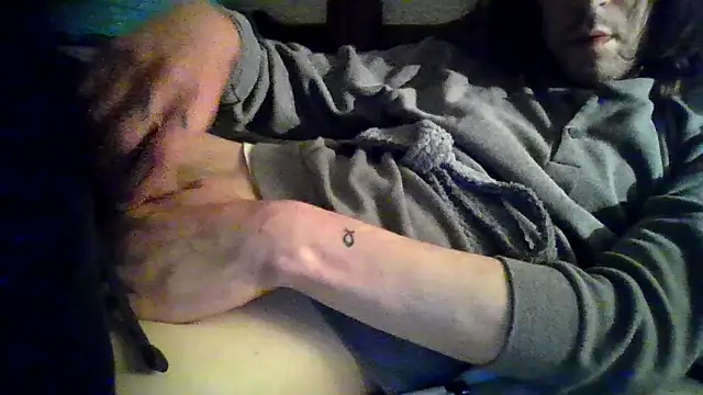 Snapshot of zandyplus chatting on April 1, 8:50 pm zandyplus online show from April 1, 8:50 pm