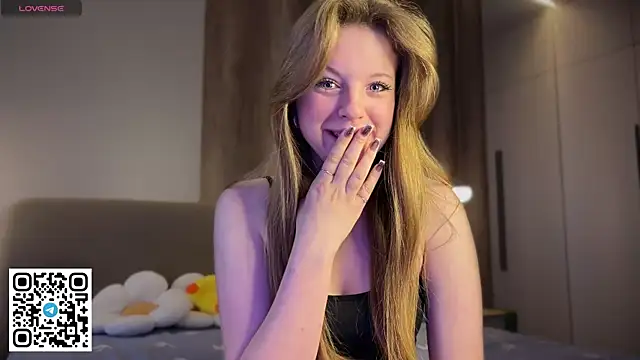 Snapshot of steffi_meoww chatting on June 8, 12:14 am steffi meoww online show from June 8, 12:14 am