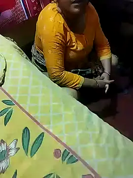 Snapshot of aprna123 chatting on February 22, 10:47 am aprna123 online show from February 22, 10:47 am