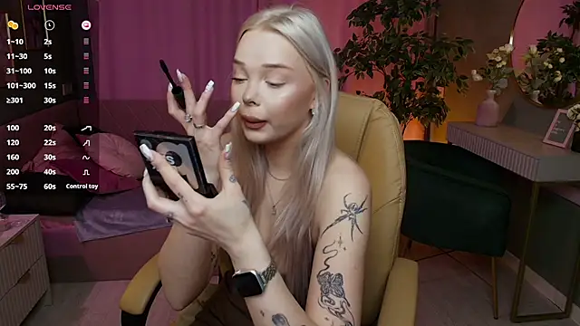 Leslie Caronn online show from April 21, 7:36 am