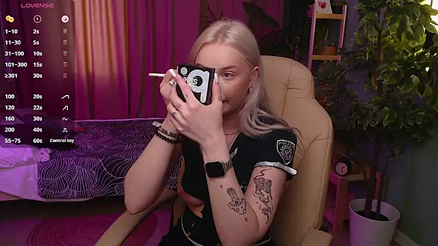 Leslie Caronn online show from April 23, 7:41 am