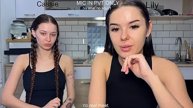 girls secrets online show from February 13, 10:33 am