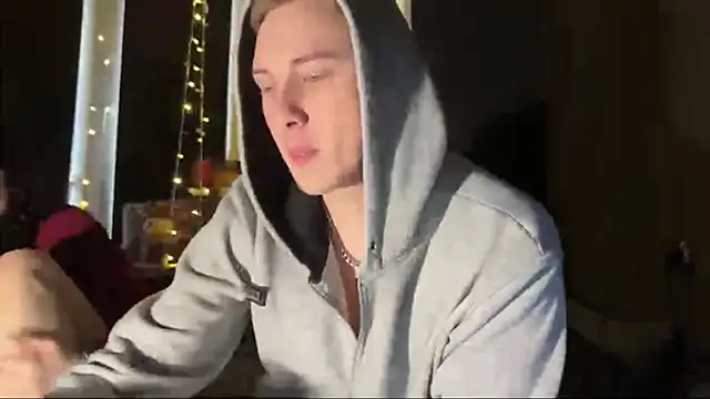 love4couple online show from April 17, 6:49 am