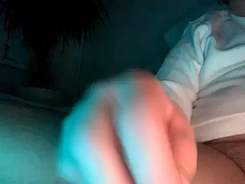 Snapshot of Sevenyearsago chatting on December 21, 5:09 pm Sevenyearsago online show from December 21, 5:09 pm